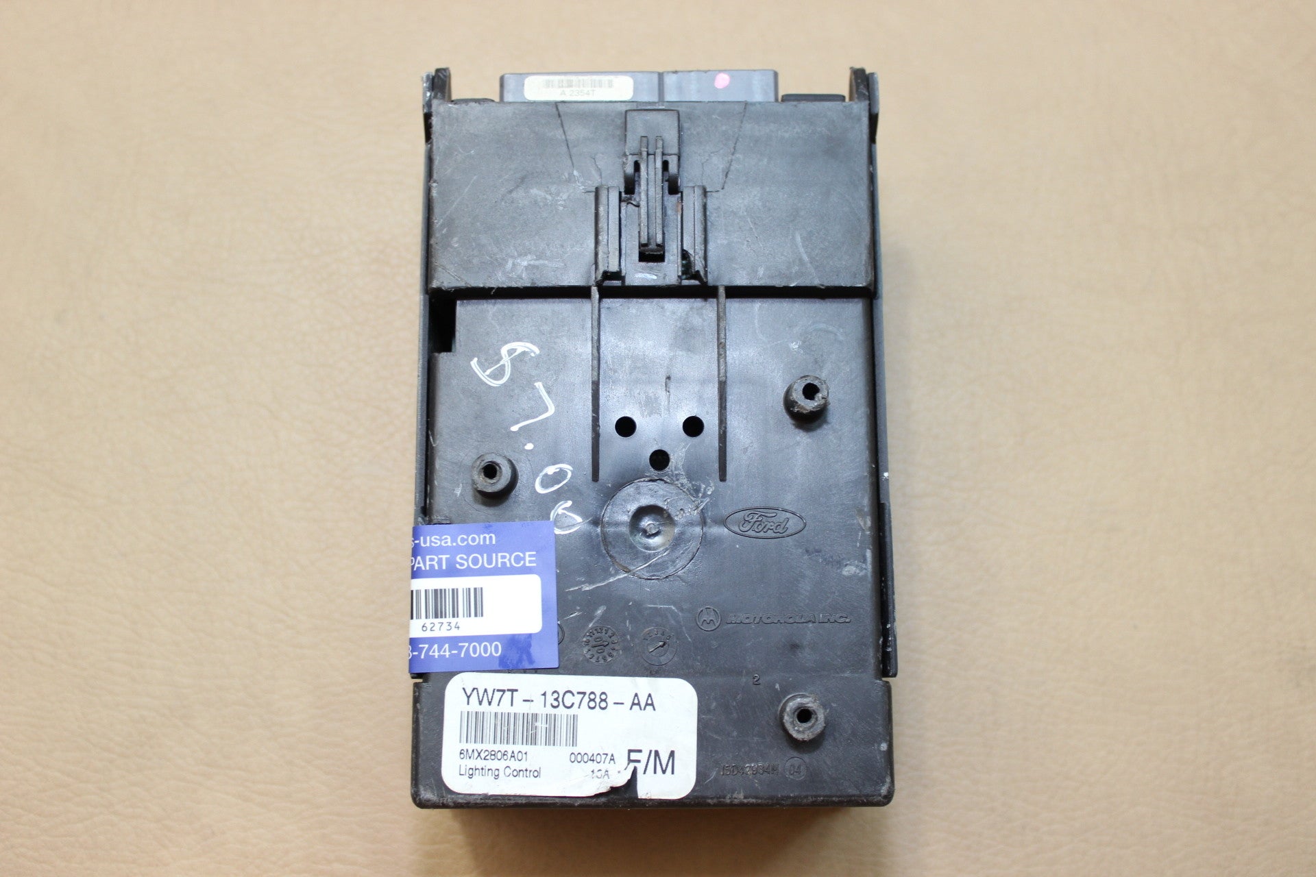 98-00 LINCOLN TOWN CAR LIGHTING CONTROL MODULE LCM YW7T-13C788-AA