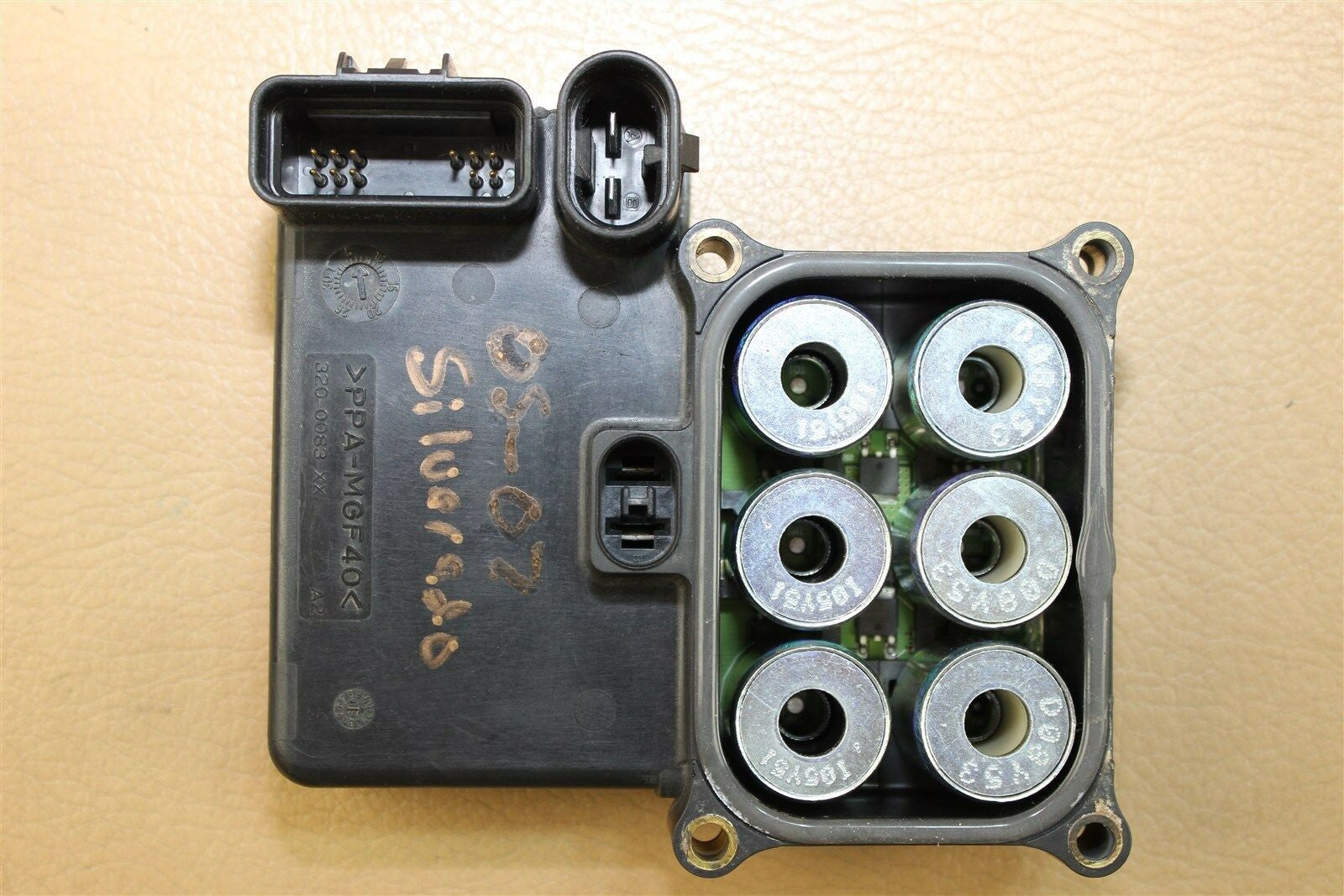 thumbnail image 2 of OEM Used 4 Wheel ABS Anti-Lock Brake Part Assembly For 2003-2005 GMC Sierra 2500 Pickup – L61310 2 of 5