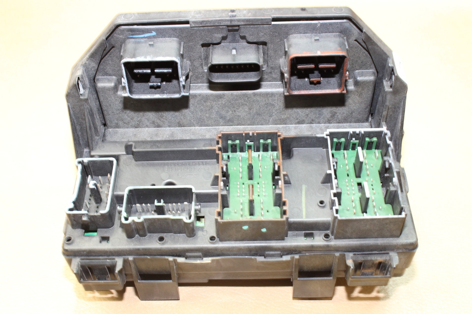 2010 JOURNEY CARAVAN TIPM TEMIC INTEGRATED FUSE BOX MODULE 2010 JOURNEY CARAVAN TIPM TEMIC INTEGRATED FUSE BOX MODULE