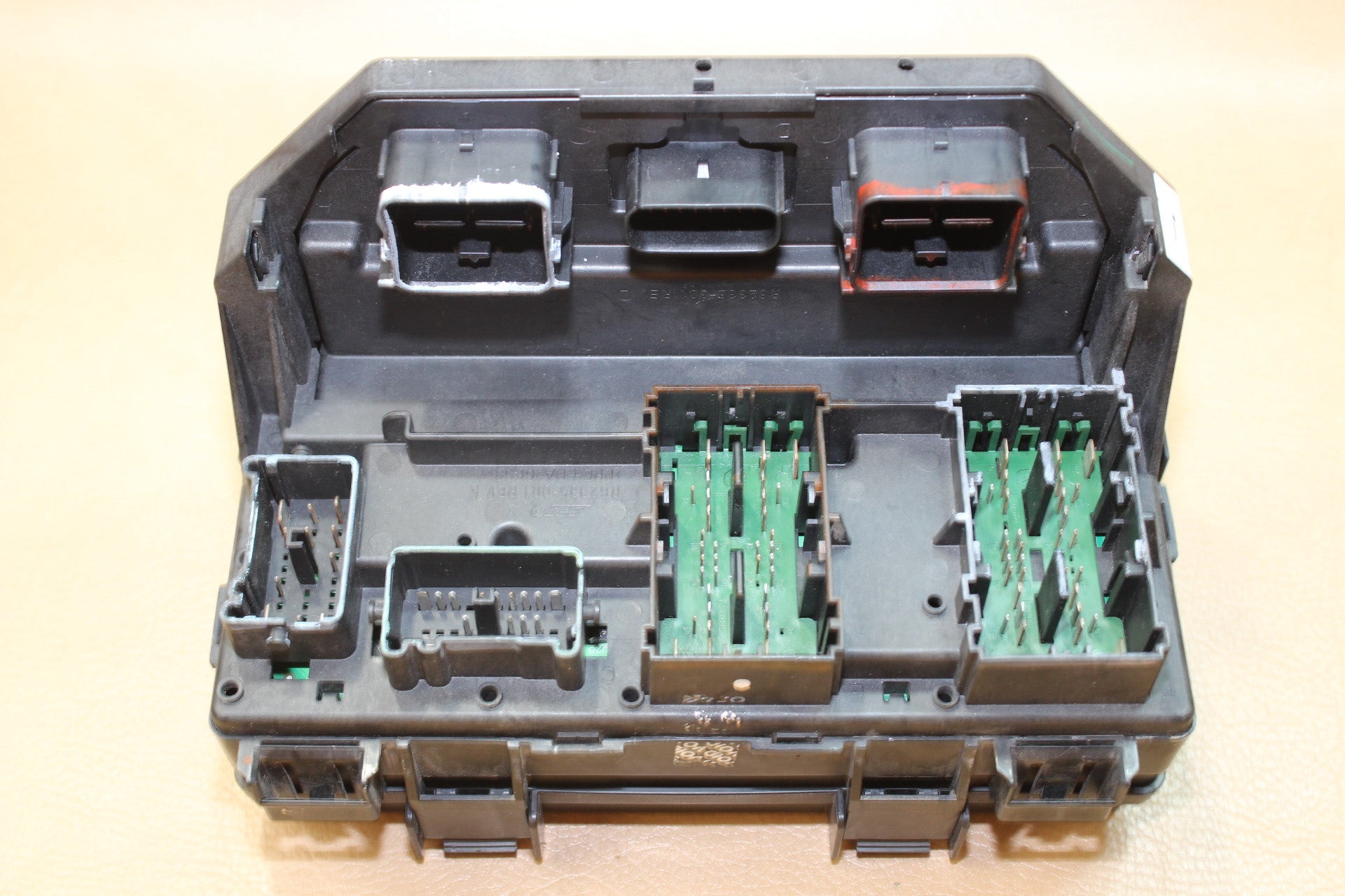 08-09 JEEP LIBERTY NITRO TIPM TEMIC INTEGRATED FUSE BOX MODULE