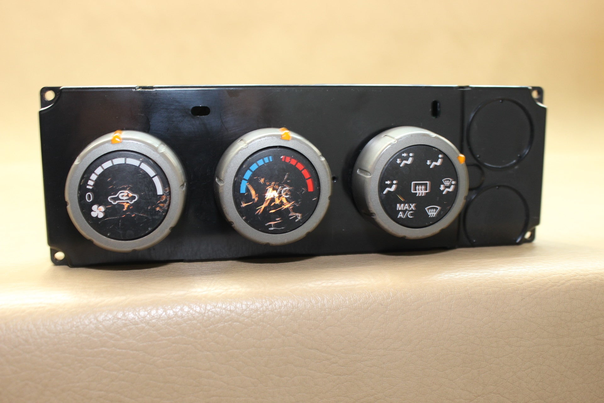 05 NISSAN TITAN BEZEL TEMP CLIMATE MANUAL A/C HEATER CONTROL 27500